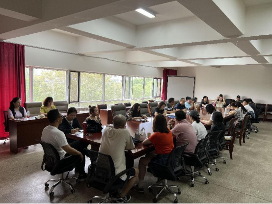 音樂與舞蹈學(xué)院召開全體教職工會(huì)議