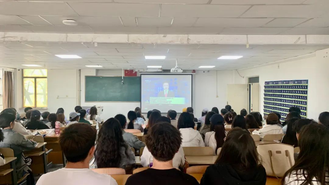 學回信精神，燃青春擔當之火——校學生會組織學習習近平總書記重要講話和給謝依特小學戍邊支教西部計劃志愿者服務隊隊員回信精神