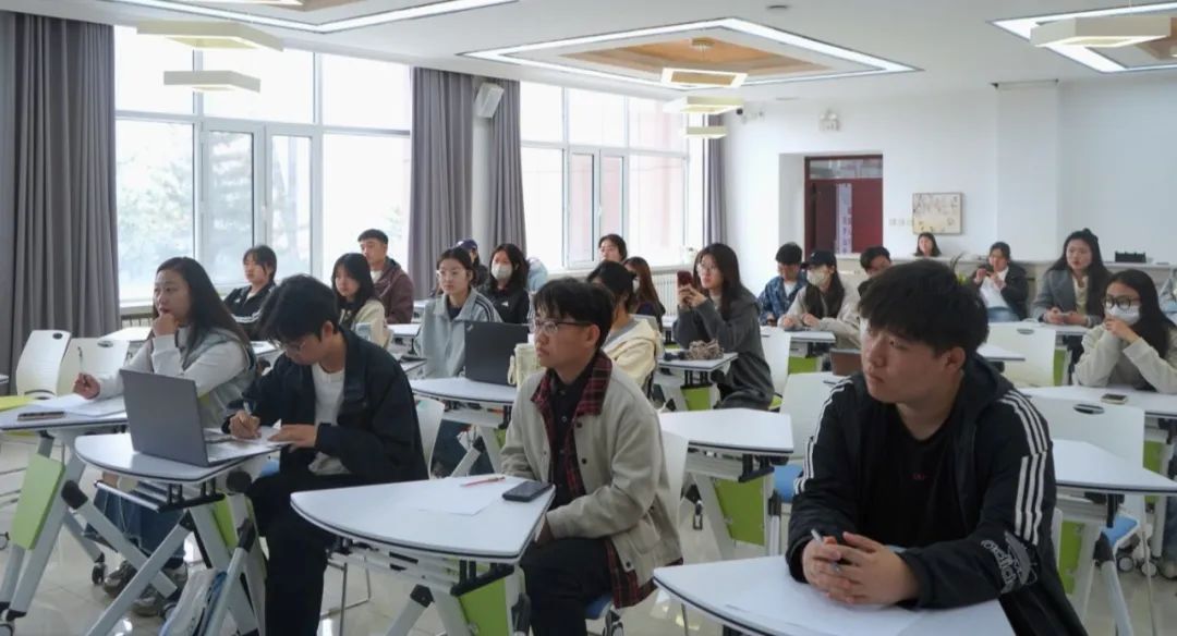 校團委舉辦2025年“挑戰(zhàn)杯”大學生課外學術科技作品競賽打磨培訓會